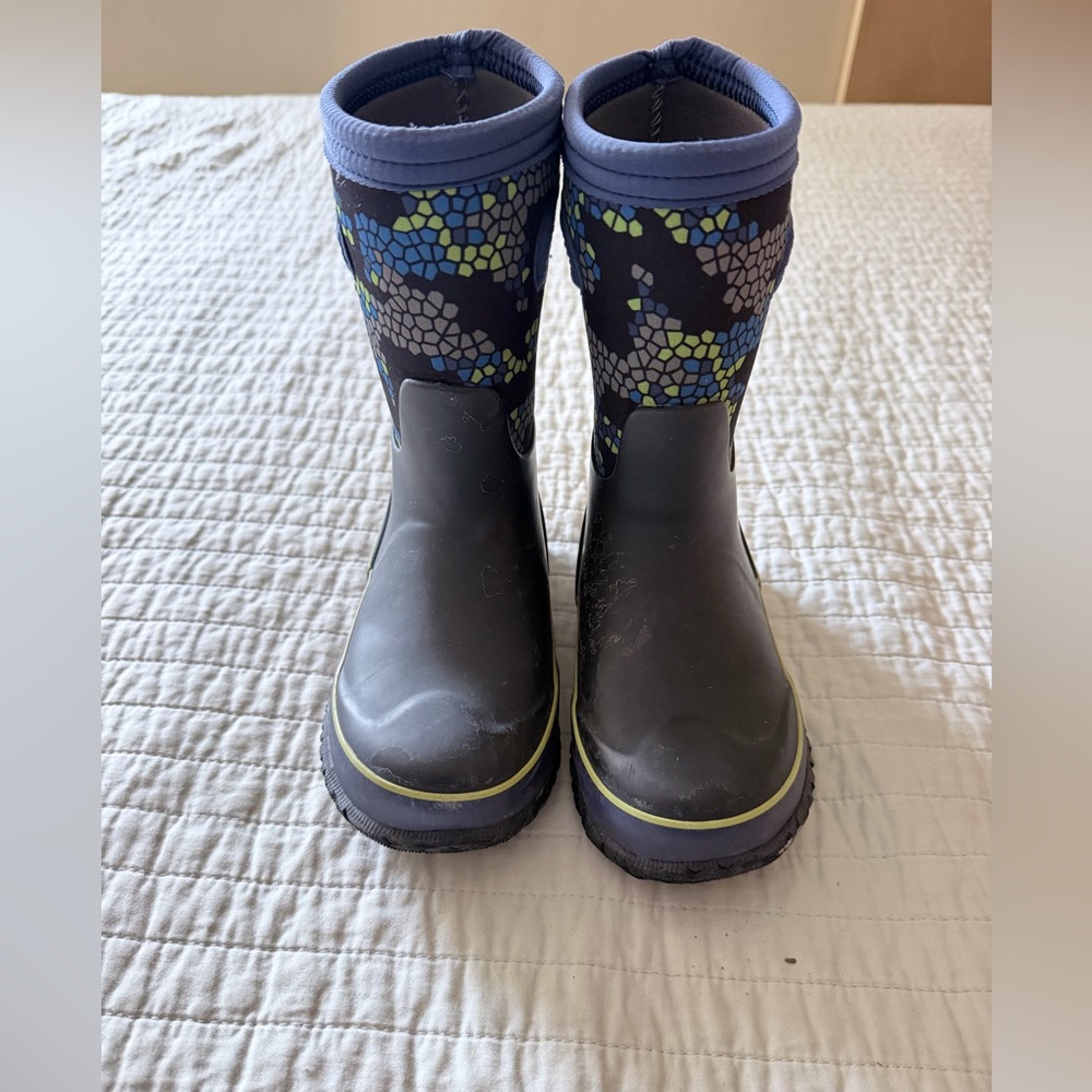 BOGS Kids Navy Patterned Rain Boots with Lime Trim
